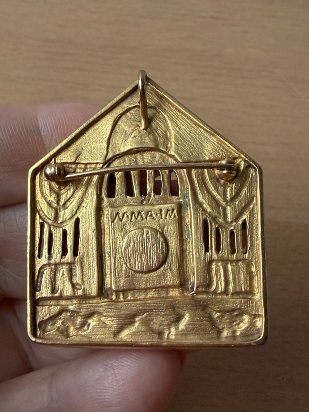 VINTGE MMA METROPOLITAN MUSEUM OF ART SYNAGOGUE JEWISH TEMPLE PENDANT BROOCH PIN - Picture 6 of 16